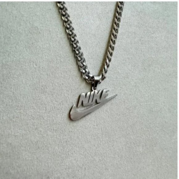 NIKE: Silver Swoosh necklace - Picture 2 of 6